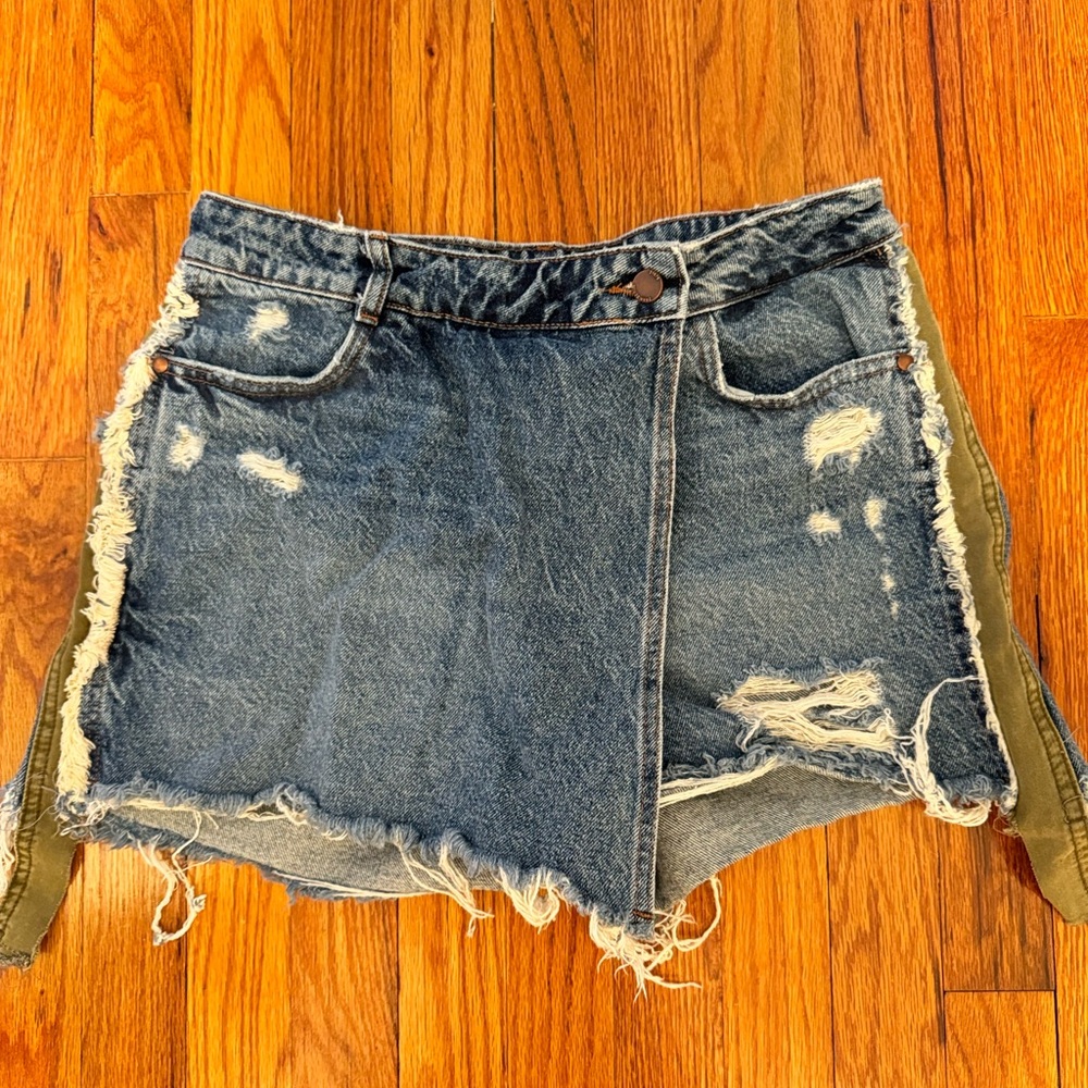 Zara Jean Skort with Side Detailing